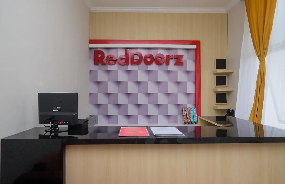 RedDoorz near Kawasan Bandara Ahmad Yani Semarang 2-1